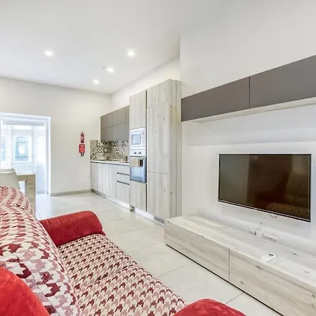 Cosy Apt With Balcony & Wifi In By 360 Estates