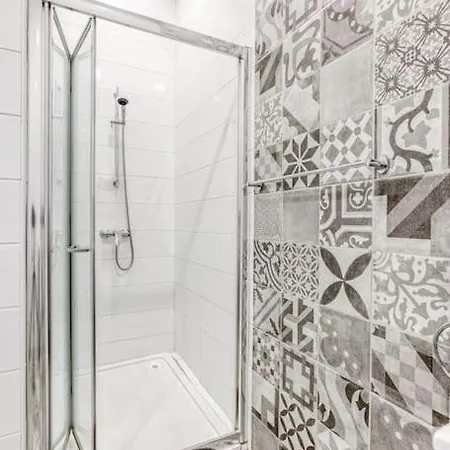 Apartman Cosy Apt With Balcony & Wifi In By 360 Estates *