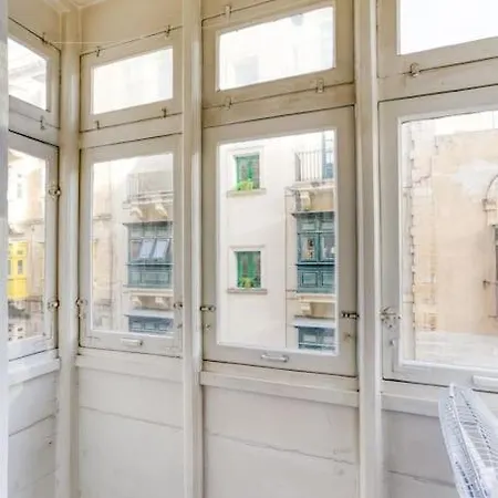 Cosy Apt With Balcony & Wifi In By 360 Estates Floriana
