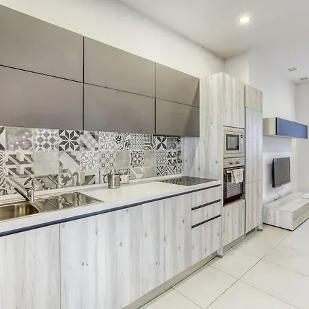 Cosy Apt With Balcony & Wifi In By 360 Estates Apartman *
